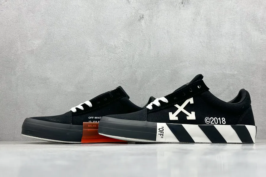 OFF WHITE Gym Shoes Lovers Comfortable and Durable Low top Canvas Sneakers