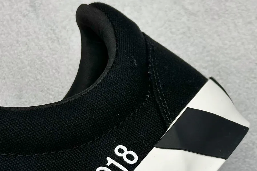 OFF WHITE Gym Shoes Lovers Comfortable and Durable Low top Canvas Sneakers
