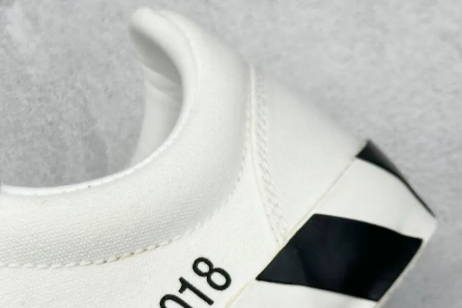 OFF WHITE GYM SHOES LOVERS Comfortable and Versatile Low Top Canvas Sneakers