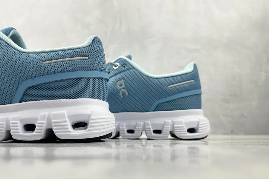 ON Cloud 6 in Light Blue