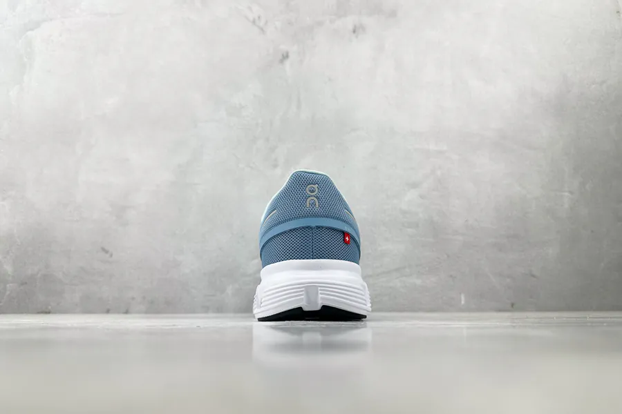 ON Cloud 6 in Light Blue