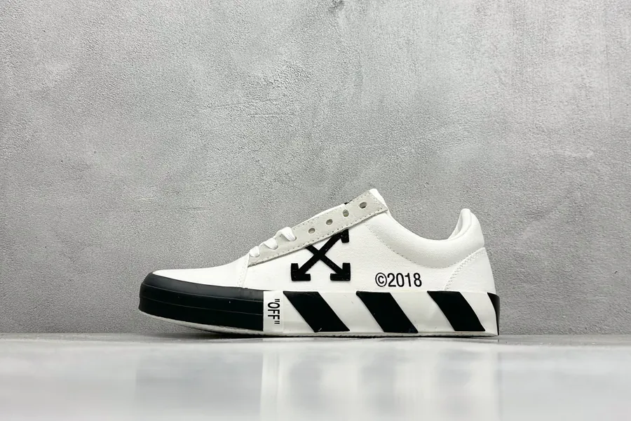 OFF WHITE GYM SHOES LOVERS Comfortable and Versatile Low Top Canvas Sneakers