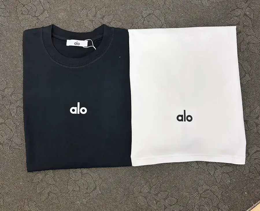 Alo 25ss Loose Round Neck Short Sleeve T Shirt in Black and White