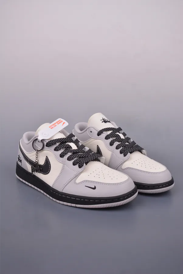 Air 1 Collaboration 240 CX Exclusive