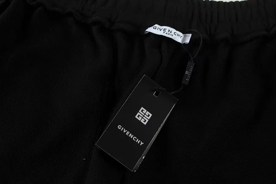 GIVENCHY 2025 New Trendy Fluffy Shorts