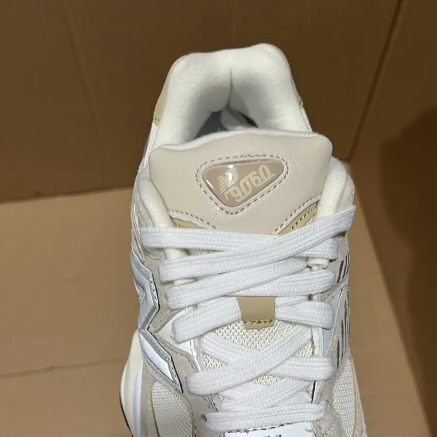 NB9060 Exclusive Original Sneaker