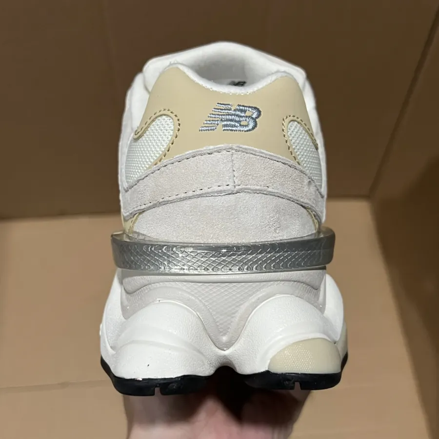 NB9060 Exclusive Original Sneaker