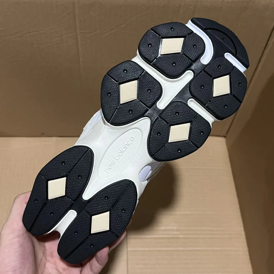 NB9060 Exclusive Original Sneaker