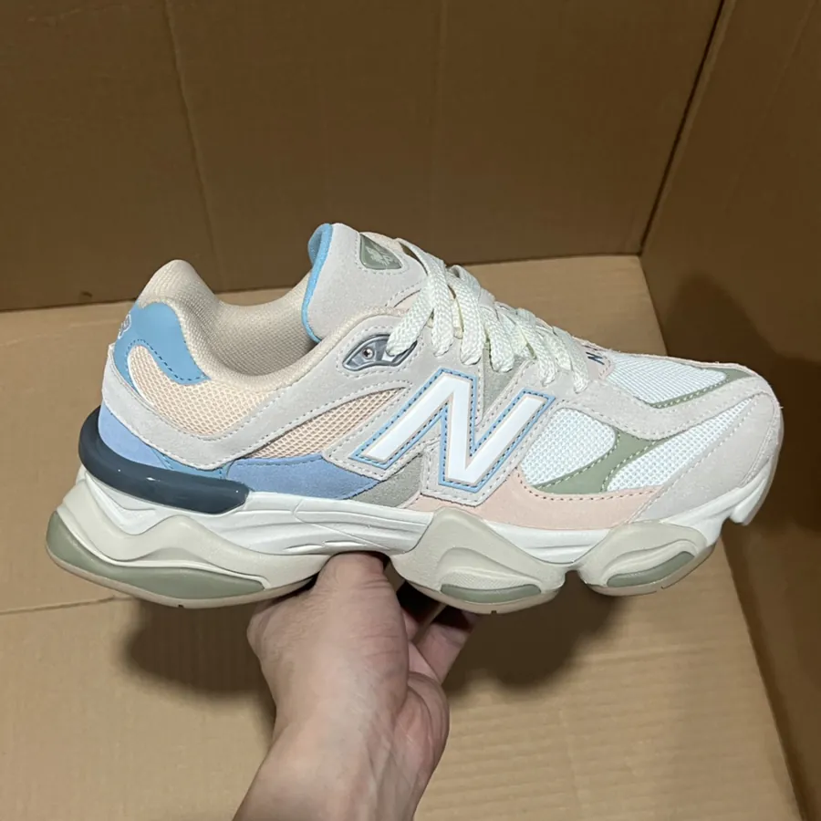 NB9060 Exclusive Original Sneaker