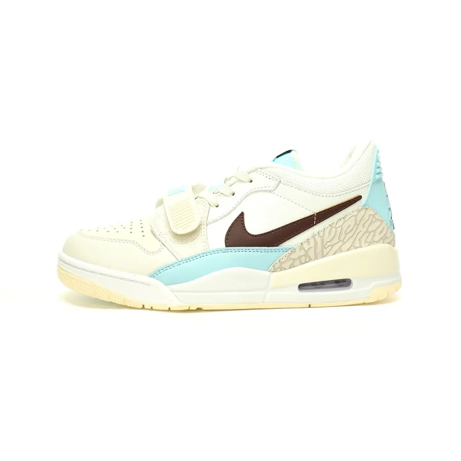 Air Legacy 312 Low Beach Culture Sneaker
