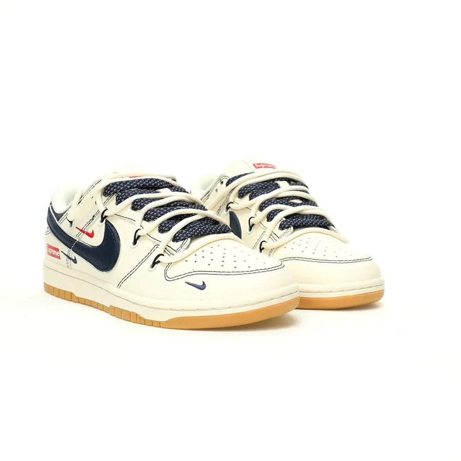 Supreme x Nike SB Dunk Low Retro SP OG Version