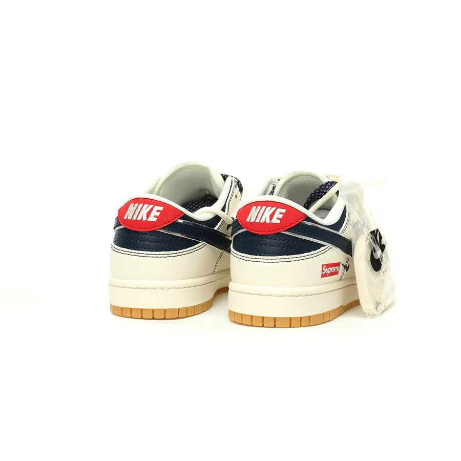 Supreme x Nike SB Dunk Low Retro SP OG Version