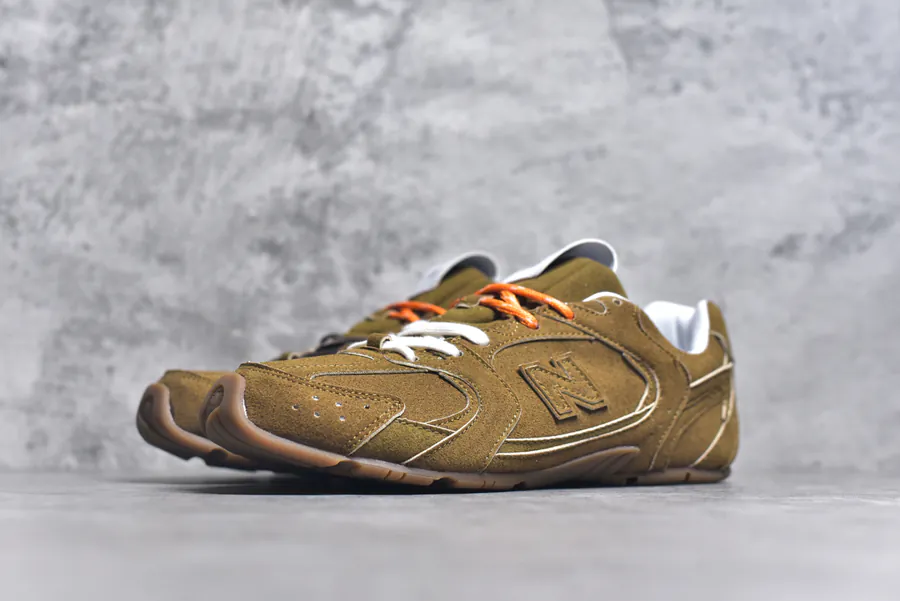 New Balance NB530 SL x Miu Miu 联名系列低帮运动鞋