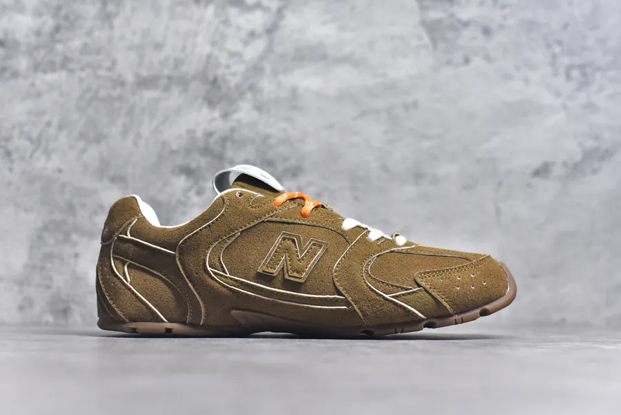 New Balance NB530 SL x Miu Miu 联名系列低帮运动鞋