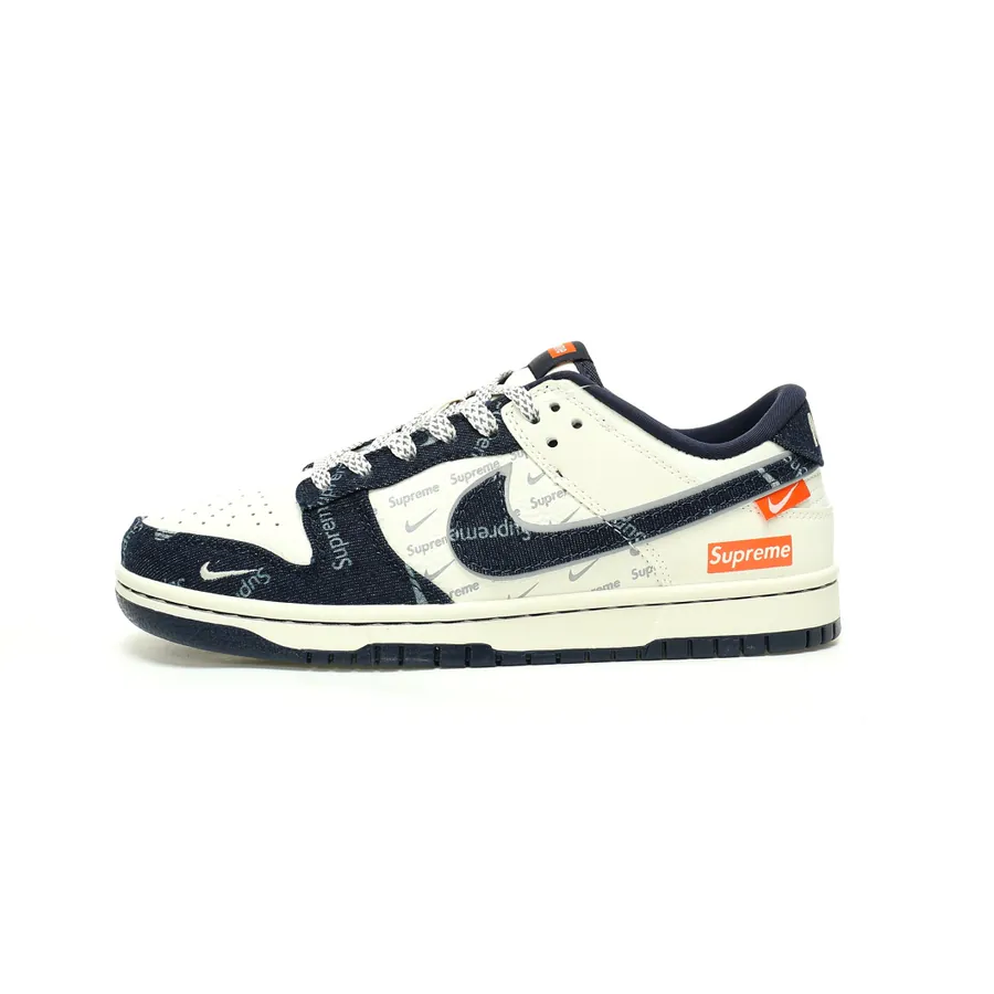 Supreme x Nike SB Dunk Low Retro SP Supreme Collaboration
