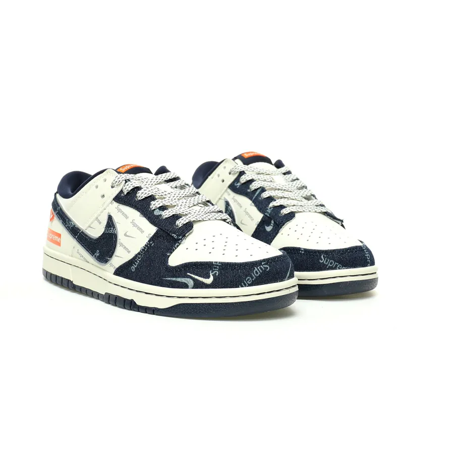 Supreme x Nike SB Dunk Low Retro SP Supreme Collaboration