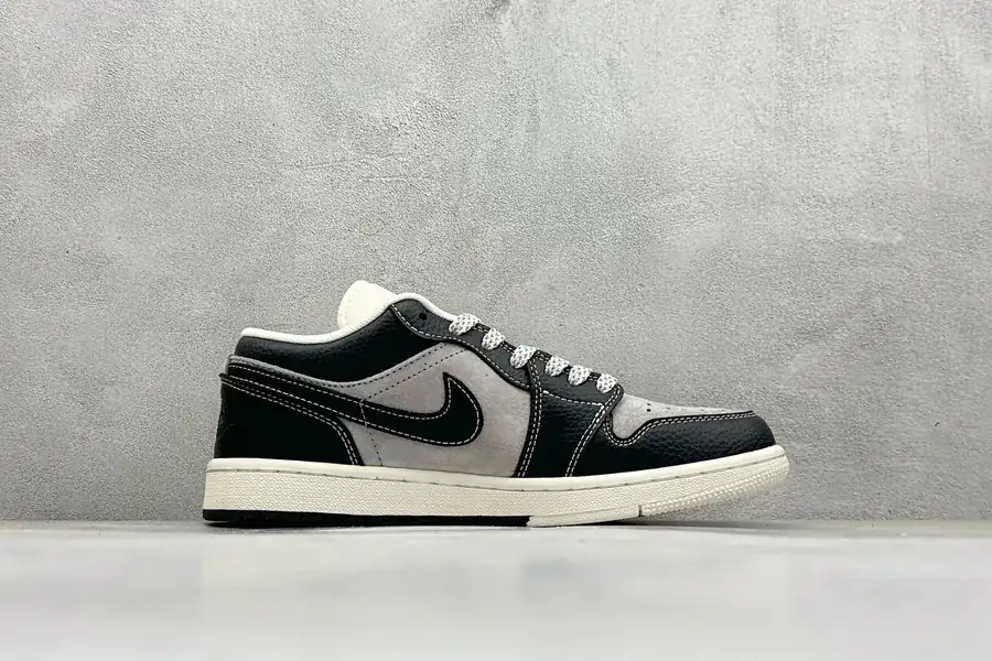 Air Jordan 1 Retro Low x Supreme Black Brown