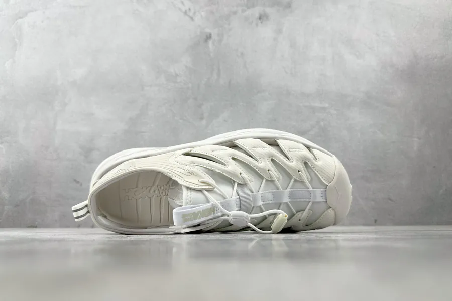 HOKA ONE ONE Bucket Bag White