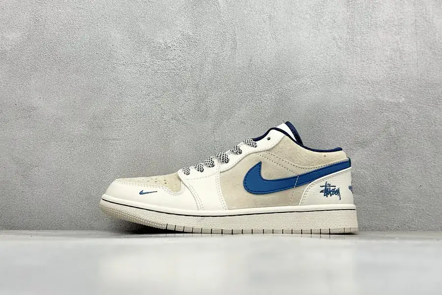 Air Jordan 1 Retro Low x Stussy
