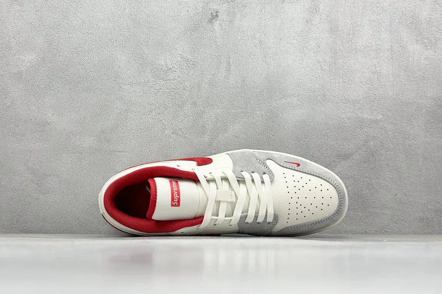 Air Jordan 1 Retro Low x Supreme