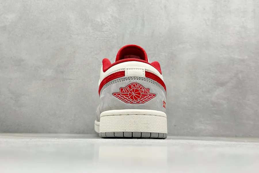 Air Jordan 1 Retro Low x Supreme