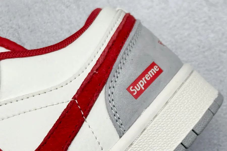 Air Jordan 1 Retro Low x Supreme