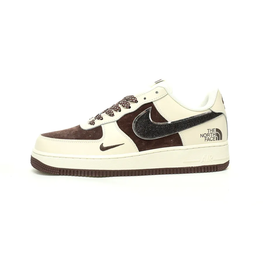 The North Face x Air Force 1'07 Low Classic Low Sneaker