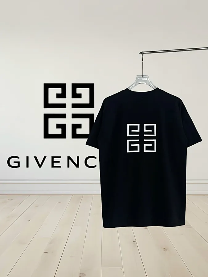 Givenchy 25SS Logo Print T Shirt with Fall Shoulder Fit