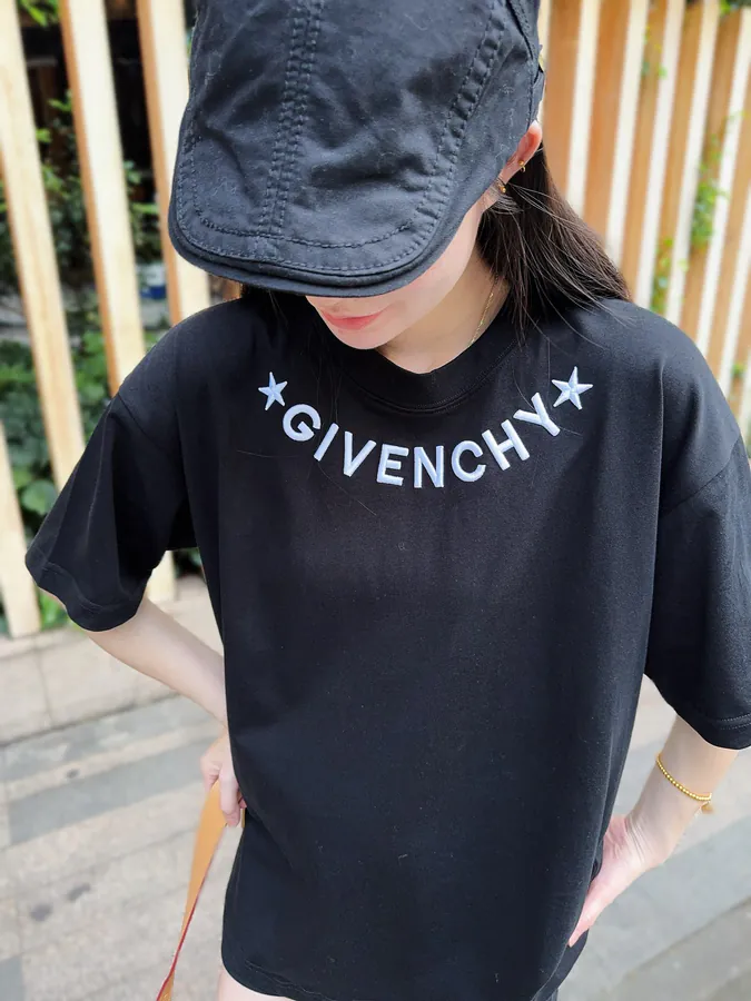 Givenchy 25SS Front and Back Logo T Shirt with Embroidery, Custom 32 Thread 280g Same Dye Fabric