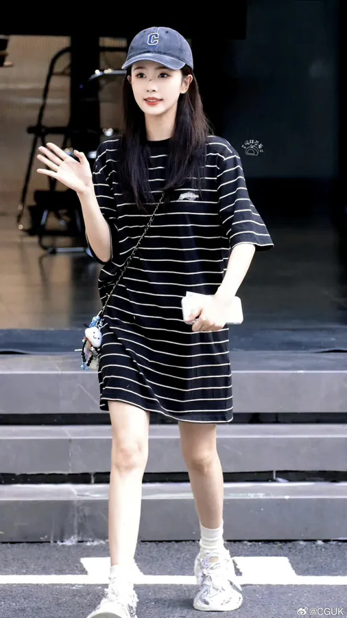 Top Version WE11DONE Official White Deer Star Collaboration Short Sleeve T Shirt with Small Logo