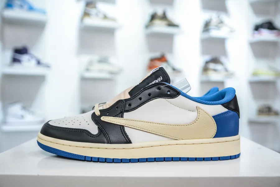 Travis Scott x Air Jordan 1 Reverse Mocha