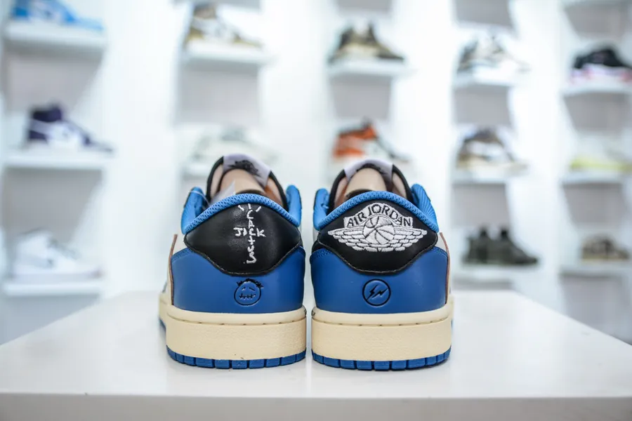 Travis Scott x Air Jordan 1 Reverse Mocha