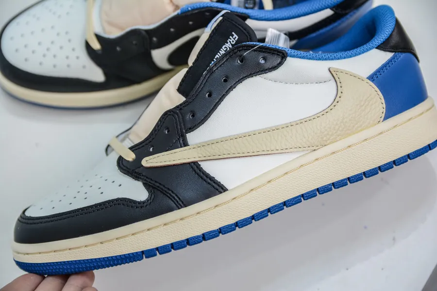 Travis Scott x Air Jordan 1 Reverse Mocha