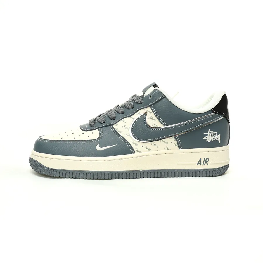 X Air Force 1'07 Low Classic Low Sneaker