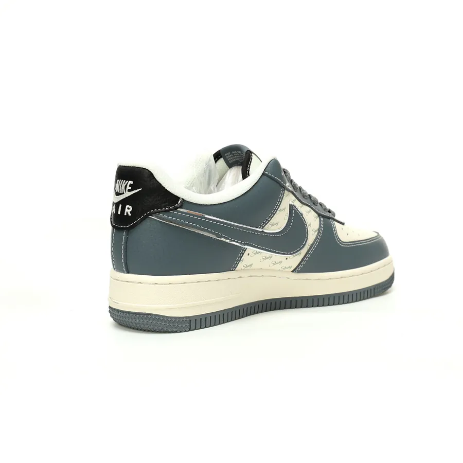 X Air Force 1'07 Low Classic Low Sneaker