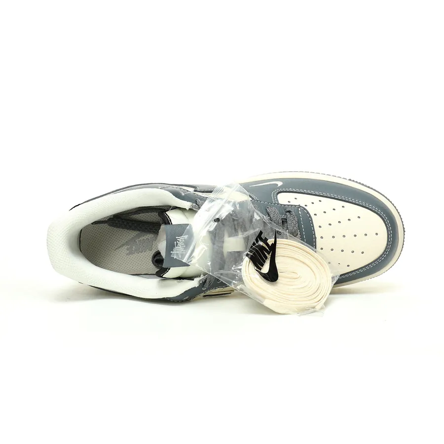 X Air Force 1'07 Low Classic Low Sneaker