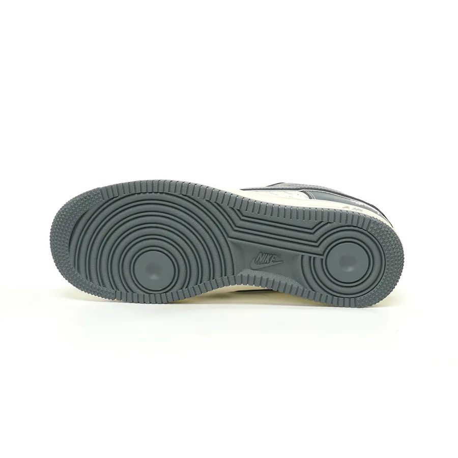 X Air Force 1'07 Low Classic Low Sneaker