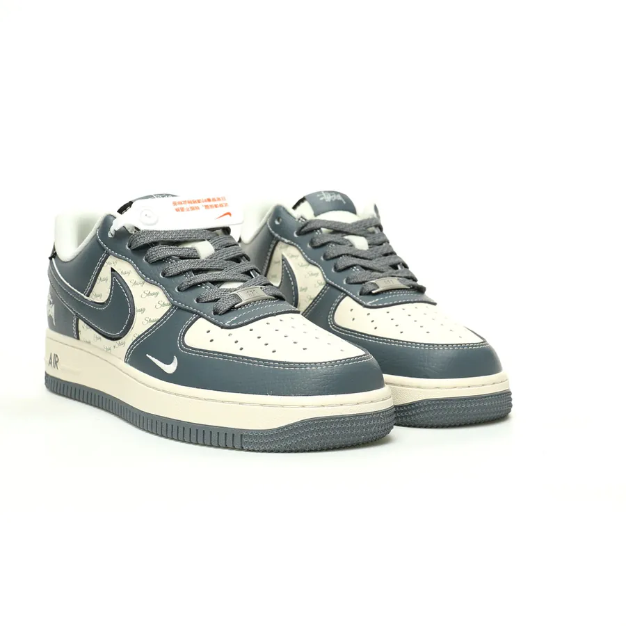 X Air Force 1'07 Low Classic Low Sneaker