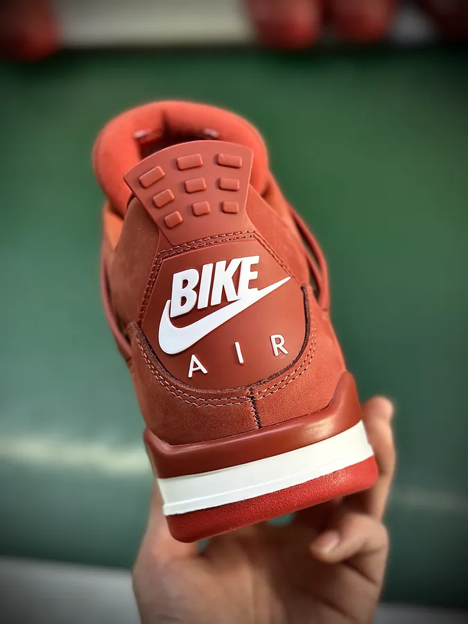 Nigel Syester x Air 4 4联名款 Retro Shoe