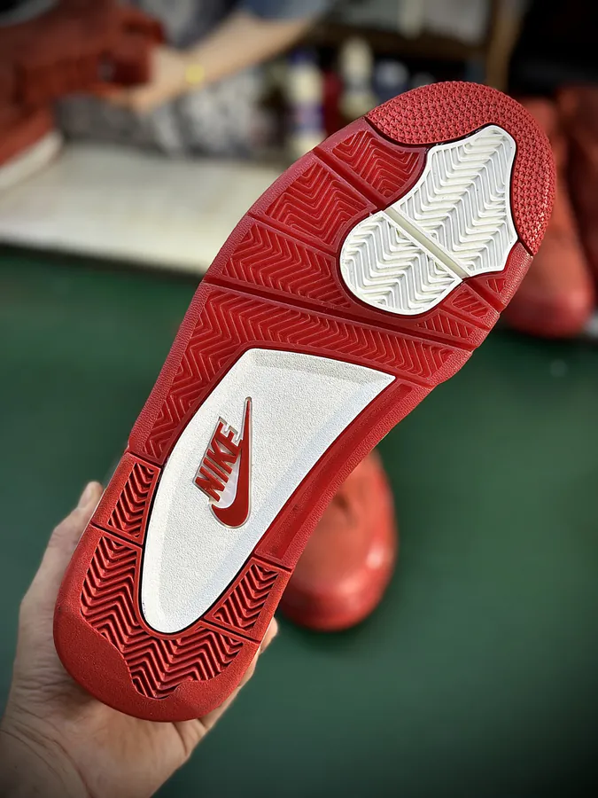 Nigel Syester x Air 4 4联名款 Retro Shoe