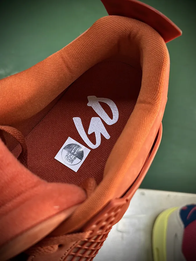 Nigel Syester x Air 4 4联名款 Retro Shoe