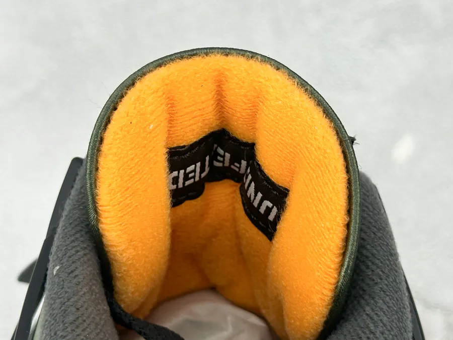 UNDEFEATED x Jordan Air Jordan 4 Olive Color