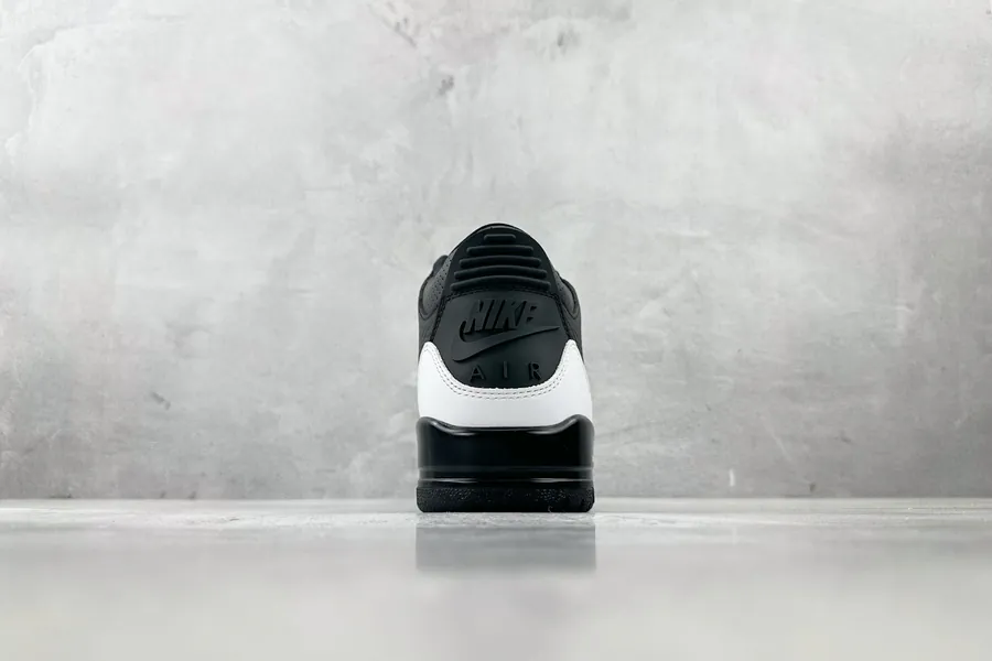 Fragment Design x Jordan Air Jordan 3 BlackWhite