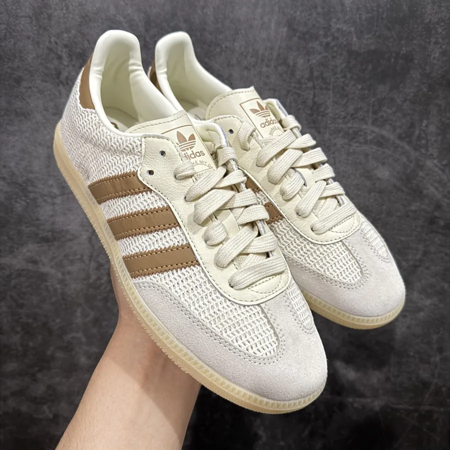 Originals Samba OG Sneaker with Leather and Mesh Upper