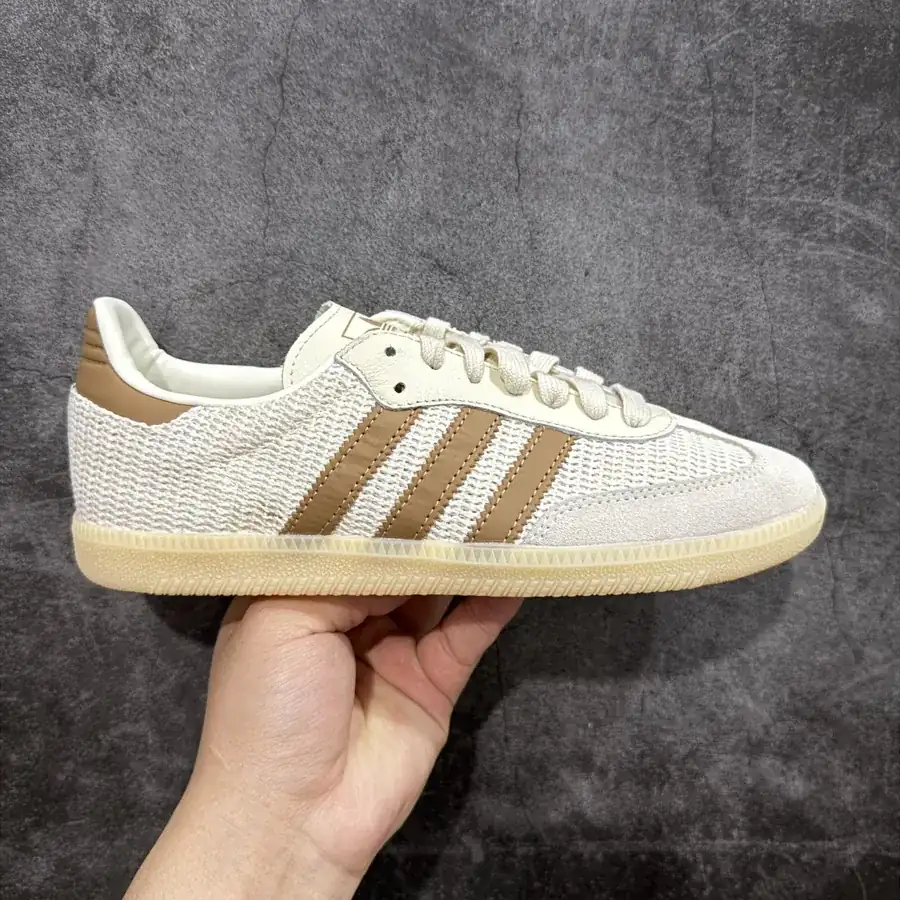 Originals Samba OG Sneaker with Leather and Mesh Upper