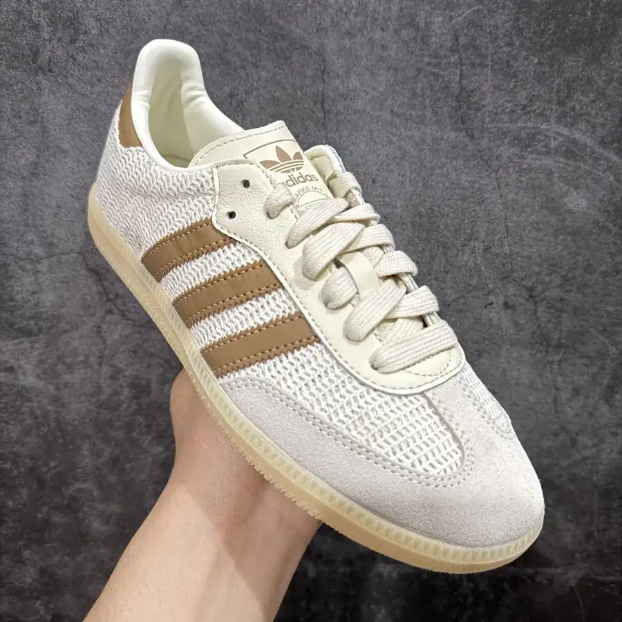 Originals Samba OG Sneaker with Leather and Mesh Upper