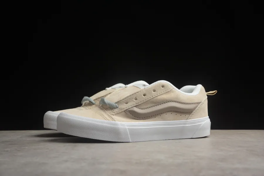 VAN Low Top Retro Sneaker with Full Leather Pigskin
