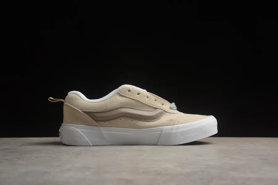 VAN Low Top Retro Sneaker with Full Leather Pigskin