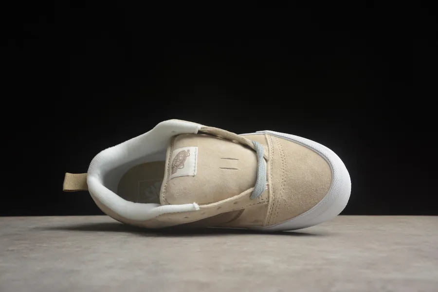 VAN Low Top Retro Sneaker with Full Leather Pigskin