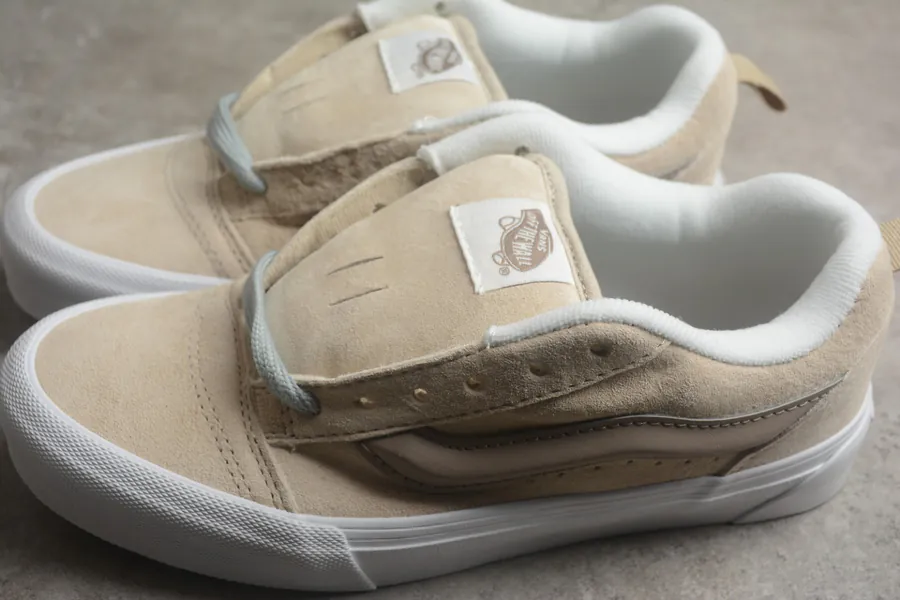 VAN Low Top Retro Sneaker with Full Leather Pigskin